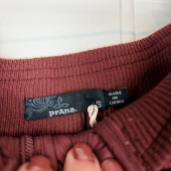 PrAna Elsa skirt burgundy size Small - Picture 2 of 6